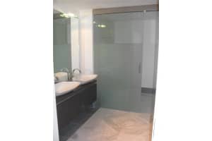 200 Biscayne Blvd Way APT 3711, Miami, FL 33131, Sold 12/01/23
