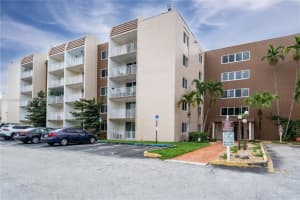 6960 NW 186th St Apt 2-331, Hialeah, FL 33015, Sold 10/04/23