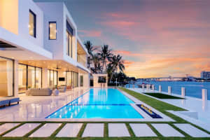 2412 Laguna Dr, Fort Lauderdale, FL 33316, Sold 09/19/23