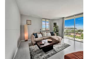 6900 Bay Dr #5d, Miami Beach, FL 33141, Sold 09/03/24