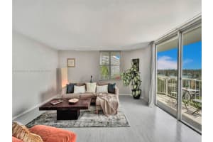 6900 Bay Dr #5d, Miami Beach, FL 33141, Sold 09/03/24
