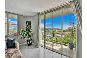 6900 Bay Dr #5d, Miami Beach, FL 33141, Sold 09/03/24
