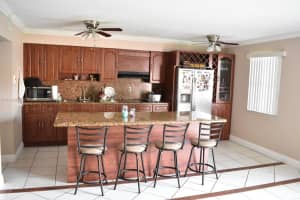 8401 NW 8th St APT 101, Miami, FL 33126, Sold 12/15/23