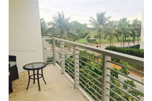 7700 Collins Ave 3, Miami Beach