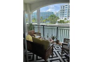 3135 NE 184th St APT 2204, Aventura, FL 33160, Sold 10/09/23