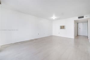 465 Ocean Dr APT 505, Miami Beach, FL 33139, Sold 04/19/24