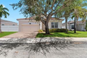 16487 NW 22nd St, Pembroke Pines, FL 33028, Sold 09/21/23