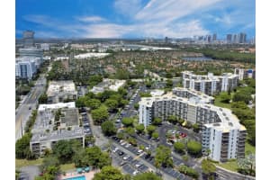 20400 W Country Club Dr APT 116, Aventura, FL 33180, Sold 10/03/23
