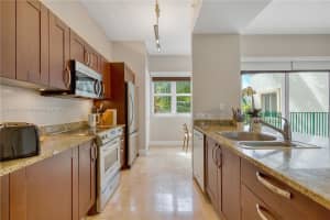 20000 E Country Club Dr APT 401, Aventura, FL 33180, Sold 09/15/23