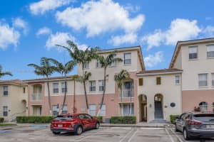10022 NW 7th St UNIT 207, Miami, FL 33172, Sold 09/28/23