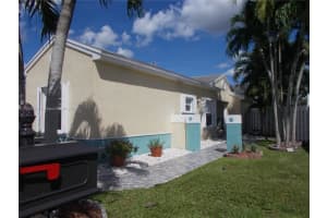 156 W Riverbend Dr, Sunrise, FL 33326, Sold 09/06/23