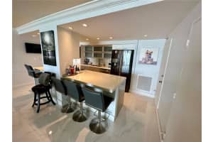 6039 Collins Ave APT 726, Miami Beach, FL 33140, Sold 01/29/24