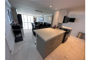 6039 Collins Ave APT 726, Miami Beach, FL 33140, Sold 01/29/24