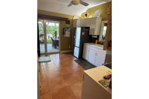 620 SE 27th Ln, Homestead, FL 33033, Sold 09/28/23