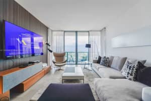 88 SW 7th St Apt 3504, Miami, FL 33130, Sold 09/19/24