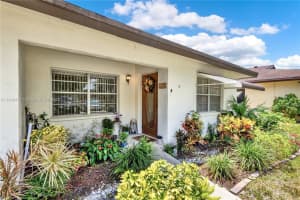 10222 Pine Dr, Boynton Beach, FL 33437, Sold 09/13/23