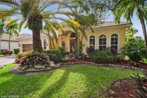 8362 N Lake Forest Dr, Davie, FL 33328, Sold 10/19/23