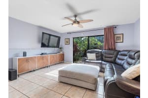 2700 S Oakland Forest Dr APT 307, Oakland Park, FL 33309, Sold 01/12/24