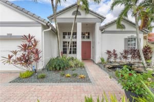 2824 E Abiaca Cir, Davie, FL 33328, Sold 10/05/23