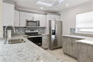 330 NE 26th Ave #113, Boynton Beach, FL 33435, Sold 10/16/23