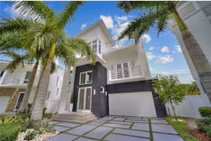 8210 NW 33rd Terrace, Miami, FL 33122, Sold 10/06/23