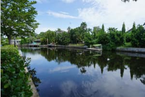 620 Tennis Club Dr APT 310, Fort Lauderdale, FL 33311, Sold 10/03/23