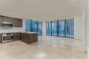 68 SE 6th St Apt 2411, Miami, FL 33131, Sold 03/28/24