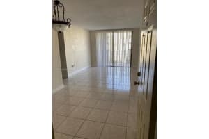 8185 NW 7th St APT 420, Miami, FL 33126, Sold 11/29/23