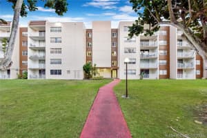 6960 Miami Gardens Dr 2 421, Hialeah, FL 33015, Sold 10/06/23