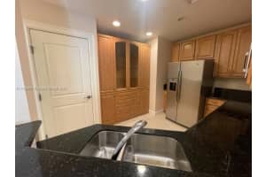16100 Emerald Estates Dr APT 286, Weston, FL 33331, Sold 11/07/23