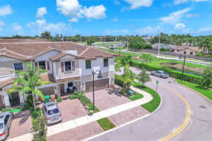 5851 E Paso Fino Pl, Davie, FL 33314, Sold 09/18/23