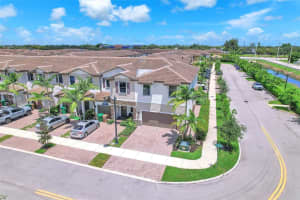 5851 E Paso Fino Pl, Davie, FL 33314, Sold 09/18/23