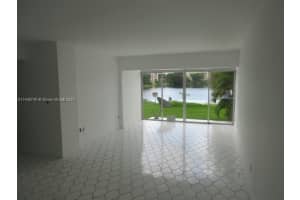 8895 Fontainebleau Blvd APT 109, Miami, FL 33172, Sold 06/24/24
