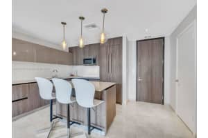 88 SW 7th St Apt 2205, Miami, FL 33130, Sold 12/01/23