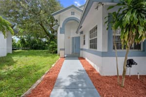 9952 SW 16th St, Pembroke Pines, FL 33025, Sold 10/06/23