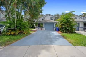 9952 SW 16th St, Pembroke Pines, FL 33025, Sold 10/06/23