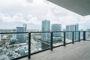 68 SE 6th St Apt 2510, Miami, FL 33131, Sold 12/14/23