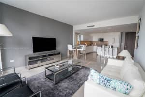 68 SE 6th St Apt 2510, Miami, FL 33131, Sold 12/14/23