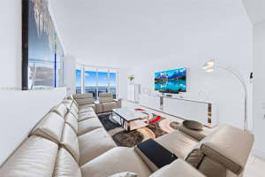 1300 Brickell Bay Dr APT 4204, Miami, FL 33131, Sold 12/05/23