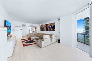 1300 Brickell Bay Dr APT 4204, Miami, FL 33131, Sold 12/05/23