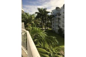 498 Nw 165th St Rd D401, Miami