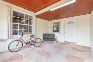19662 NW 59th Pl, Hialeah, FL 33015, Sold 10/05/23