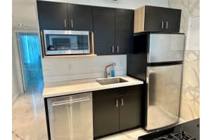 405 N Hibiscus Dr APT 101, Miami Beach, FL 33139, Sold 10/04/23