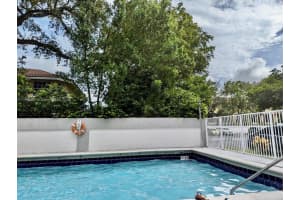 8950 NE 8th Ave APT 303, Miami, FL 33138, Sold 12/26/23