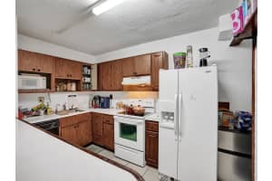 20301 NE 30th Ave Apt 122-5, Aventura, FL 33180, Sold 11/01/23