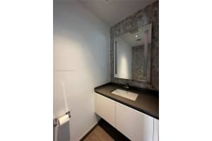 68 SE 6th St Apt 3505, Miami, FL 33131, Sold 12/13/23