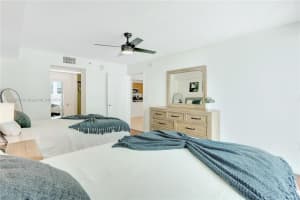1200 Brickell Bay Dr APT 3906, Miami, FL 33131, Sold 12/29/23