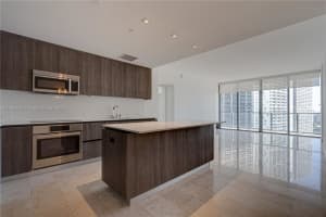 68 SE 6th St Apt 1607, Miami, FL 33131, Sold 09/26/23