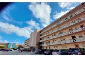 233 NE 14th Ave APT 105, Hallandale Beach, FL 33009, Sold 12/08/23