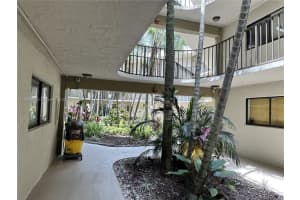 8065 SW 107th Ave APT 103, Miami, FL 33173, Sold 10/16/23